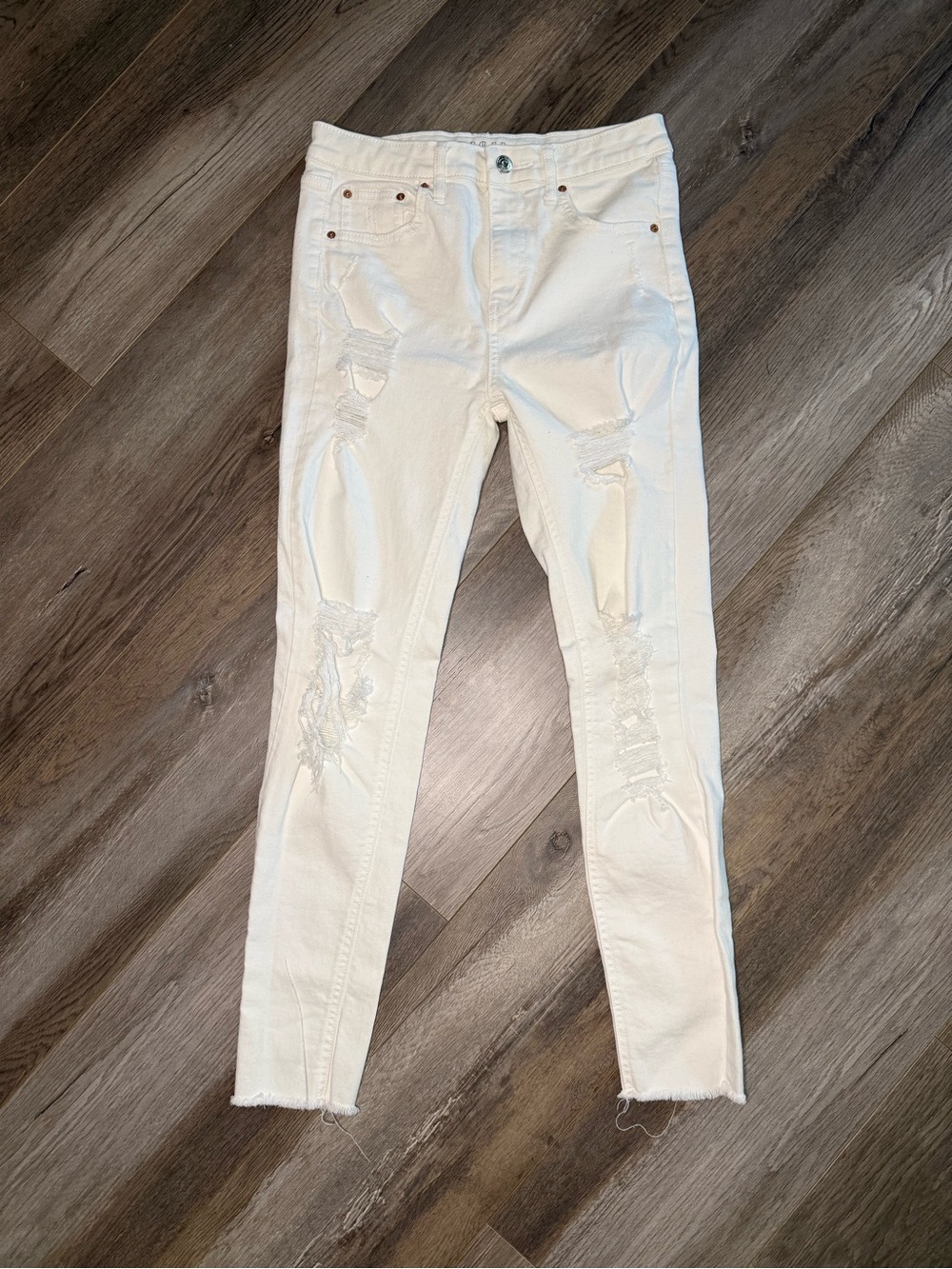 White Distressed Skinny Jeans for Women Size 4